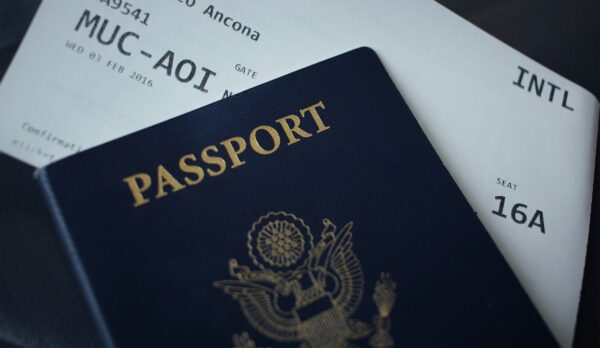 nicole-geri-gMJ3tFOLvnA-unsplash KIT BÁSICO CARTAS DE MIGRACIÓN Y PODERES